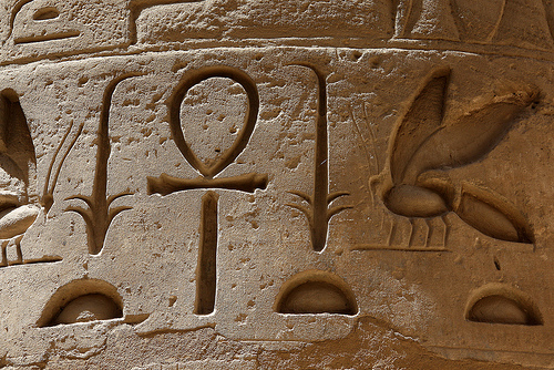 Ambrosia perga pokrm bohu egyptské písmo.